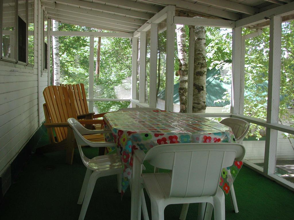 Birch Cliff Lodge On Baptiste Lake Highland Grove Oda fotoğraf
