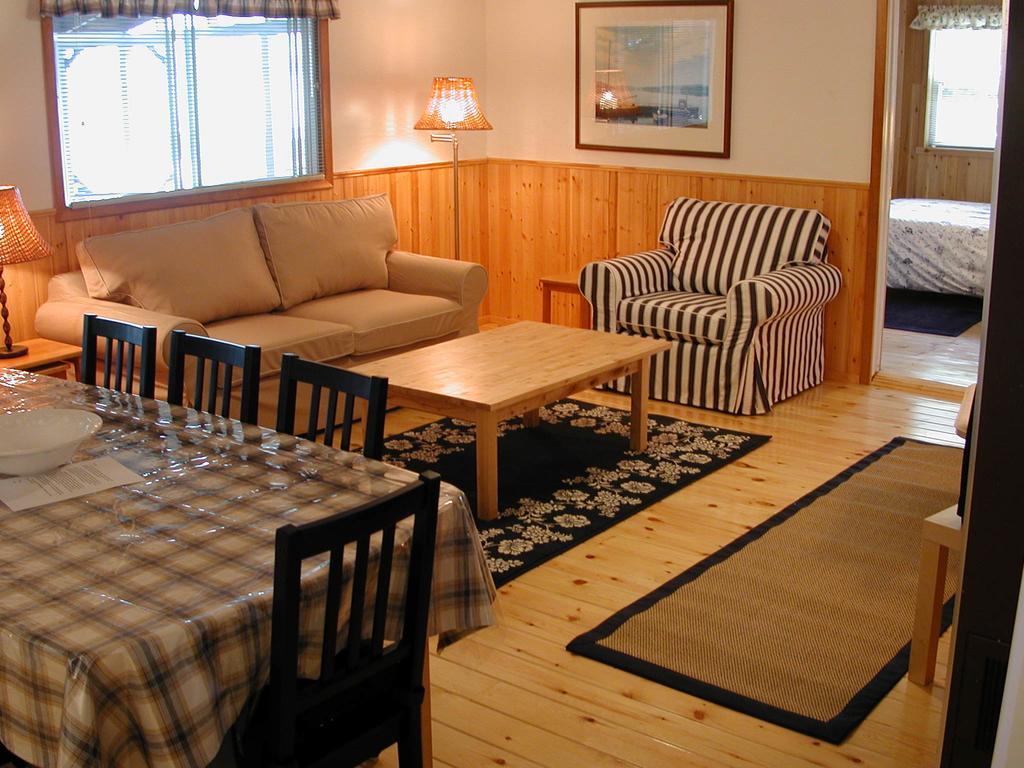 Birch Cliff Lodge On Baptiste Lake Highland Grove Oda fotoğraf