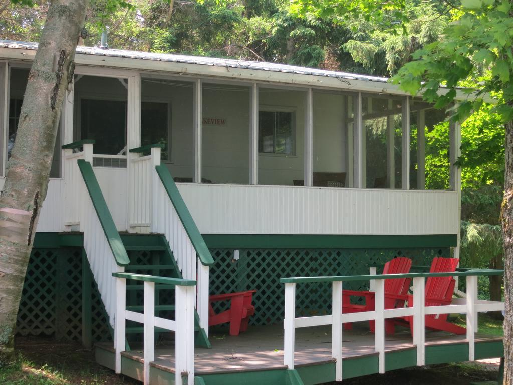 Birch Cliff Lodge On Baptiste Lake Highland Grove Oda fotoğraf